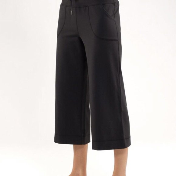 Lululemon Grey High Rise Wide Leg Crop Yoga Pants Lounge Pants with Pockets - Picture 11 of 13